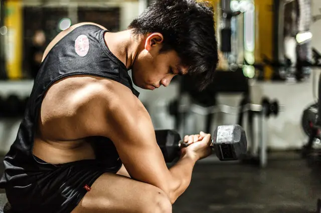 BUILD BIG ARMS USING THESE 8 EXERCISES
