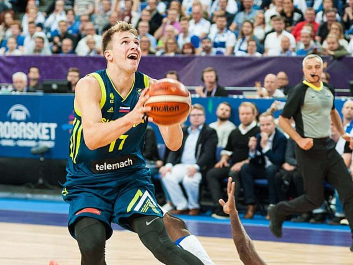 What are Field Goals in Basketball? A Clear Explanation